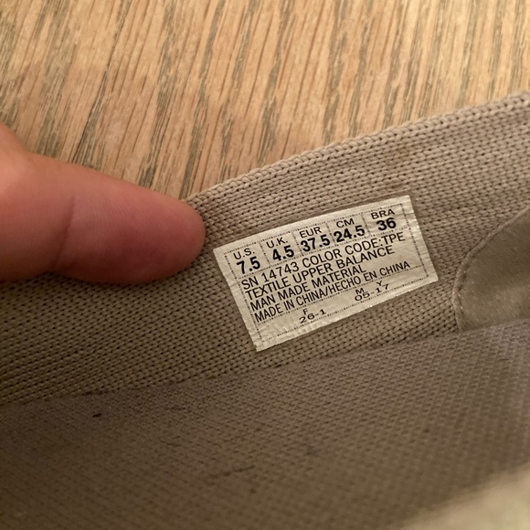 EUC Sketchers slip-on memory foam shoes - Picture 2 of 10